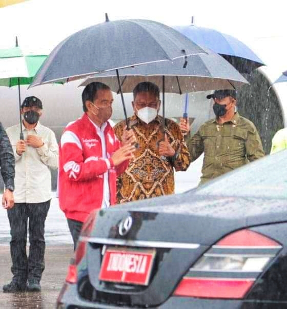 Jokowi Tiba di Sulut, Resmikan Jalan Tol Manado – Bitung Jokowi Tiba di Sulut, Resmikan Jalan Tol Manado – Bitung