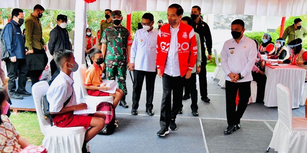 Presiden Tinjau Pelaksanaan Vaksinasi di Kota Palu