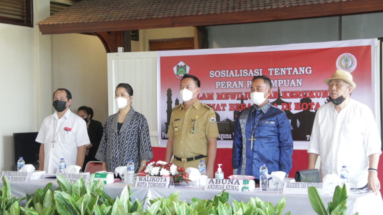 Didampingi Jeand’arc, Caroll Buka Sosialisasi Gelaran FKUB dan Kesbangpol Tomohon