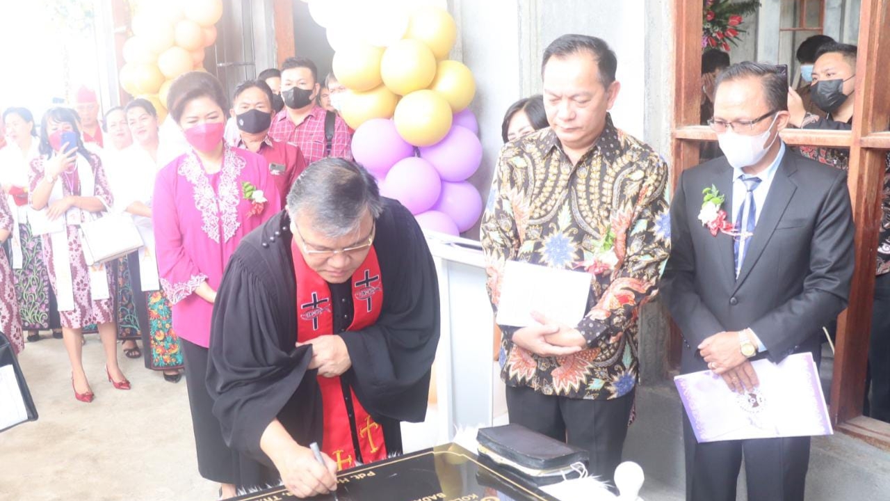 Walikota Caroll Ikut Syukuri Peresmian Jemaat Elohim Kolongan Satu dan Winalian Walian Satu