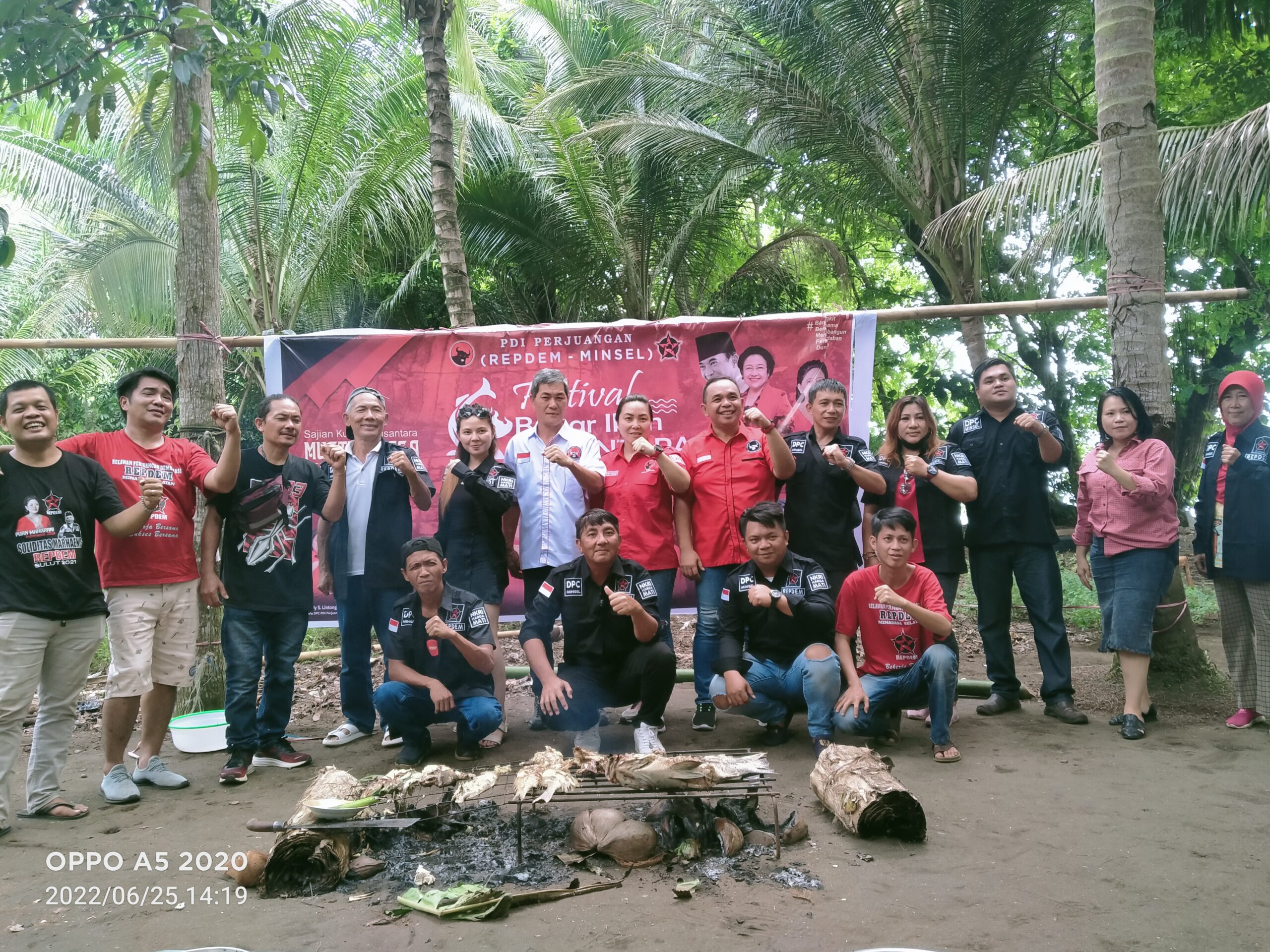 Repdem Minsel Ambil Bagian dalam Festval Ikan Bakar PDI Perjuangan