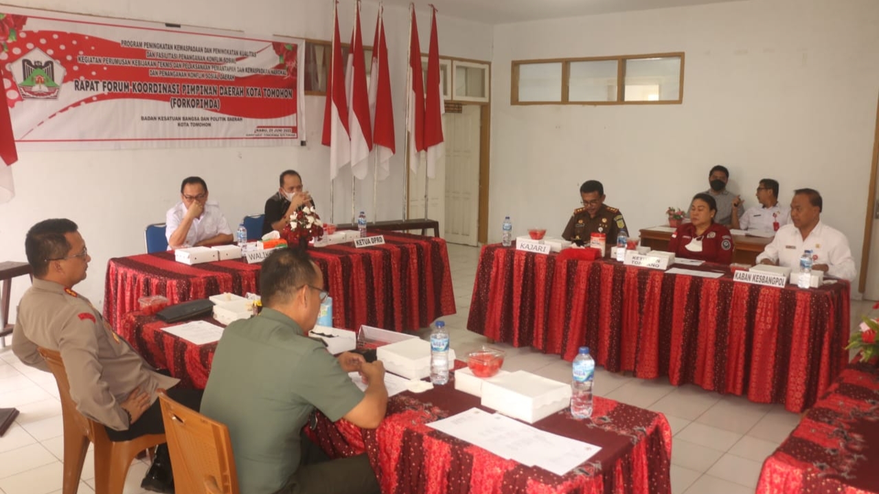 Persiapkan TIFF 2022, Walikota Caroll Pimpin Rapat Forkopimda