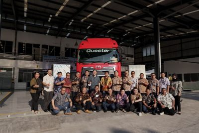 Astra UD Trucks meresmikan gudang suku cadang dan peningkatan fasilitas bengkel di Semarang.