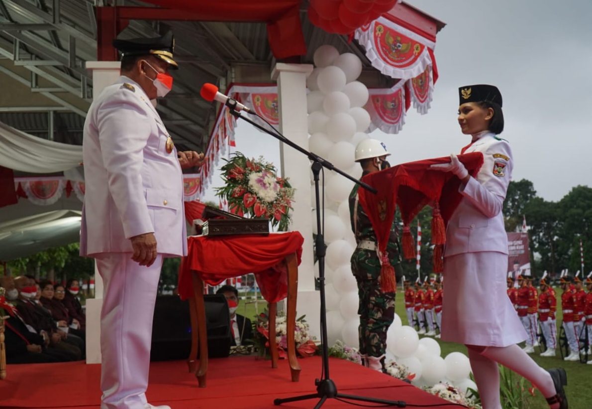 Wakil Bupati Minahasa Jadi Irup  Upacara Penurunan Bendera di HUT RI Ke – 77