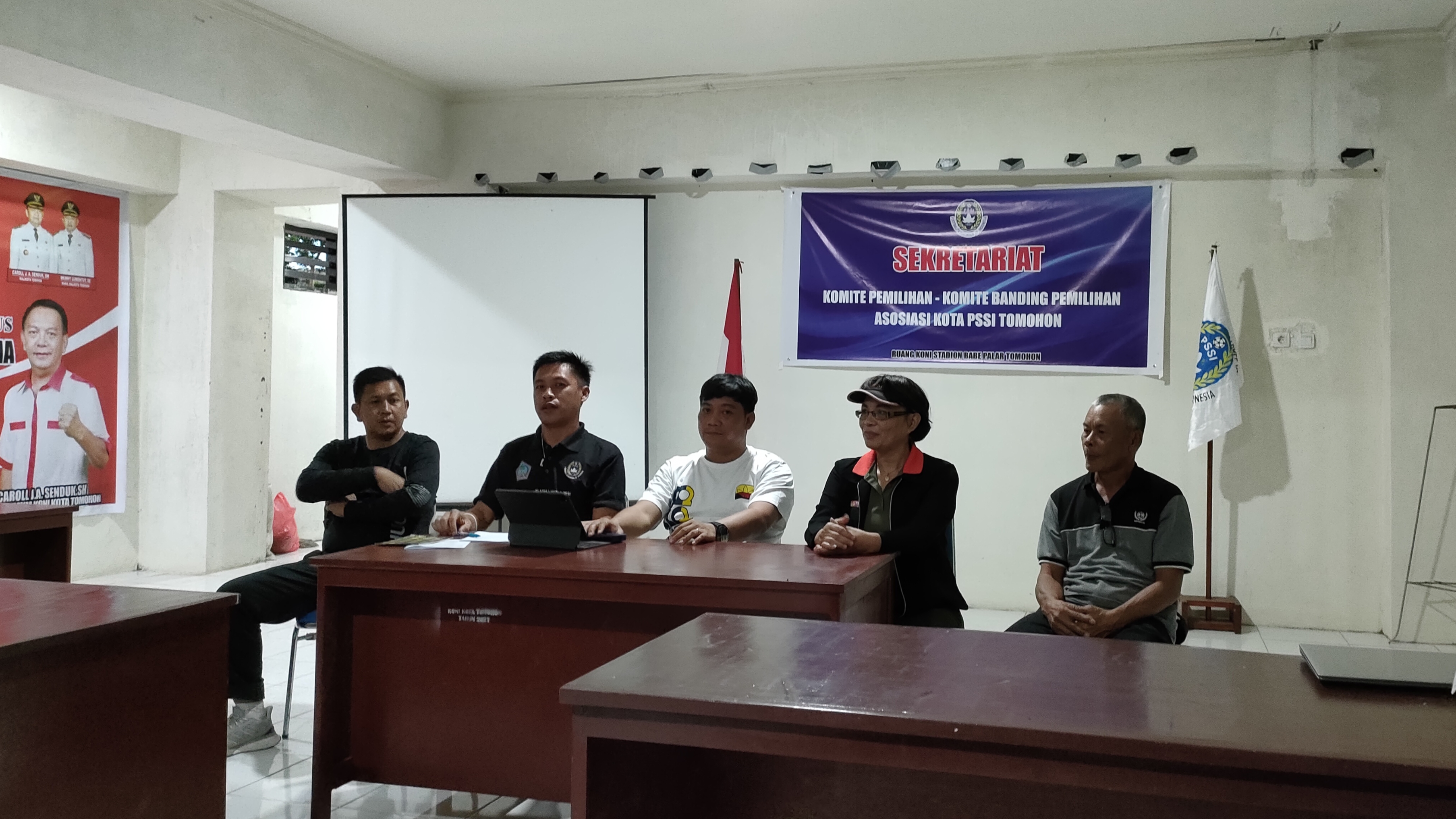 Dua Calon Ketua Exco PSSI Tomohon Paparkan Visi Misi, Rampengan Sebut KLB Siap Digelar Dua Calon Ketua Exco PSSI Tomohon Paparkan Visi Misi, Rampengan Sebut KLB Siap Digelar