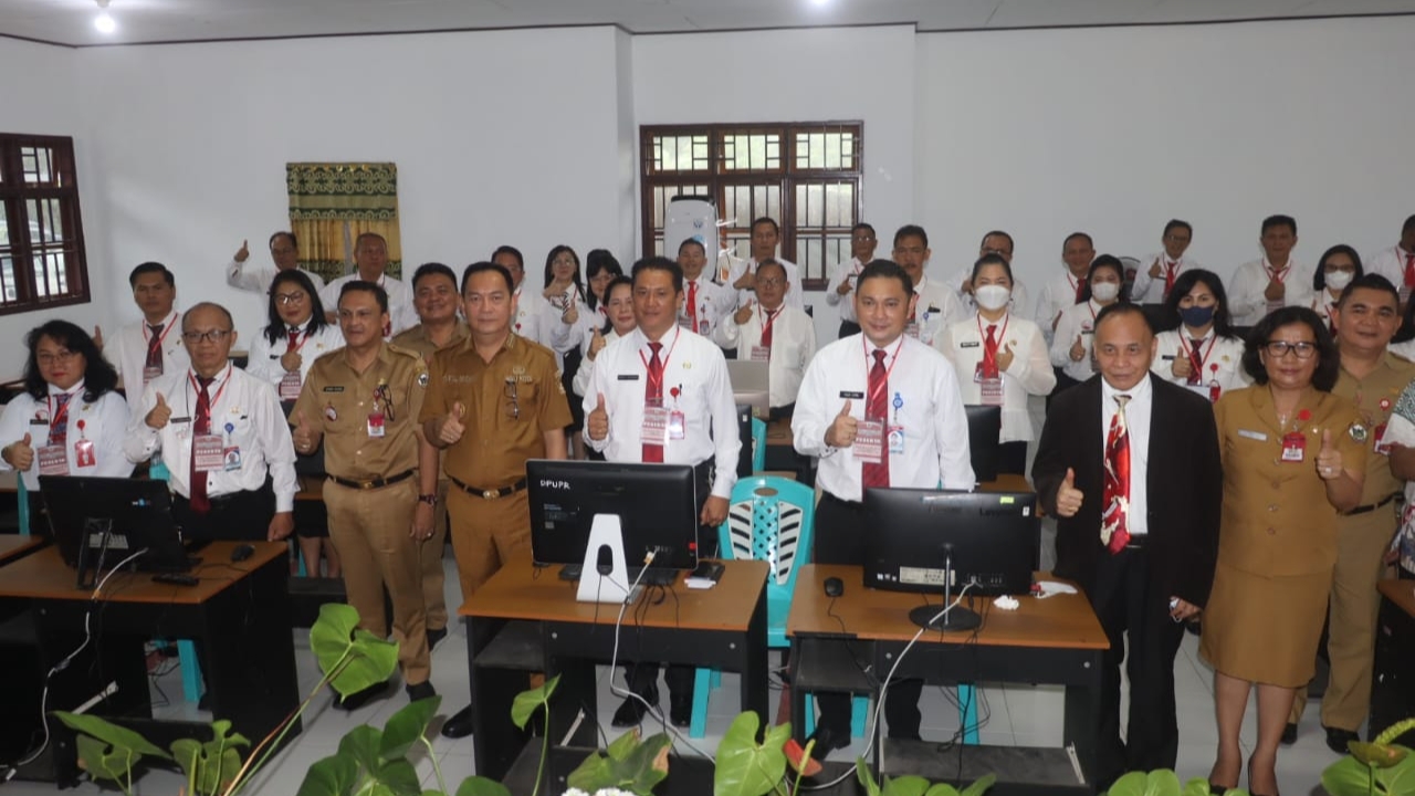 Walikota Caroll Buka Seleksi Jabatan Tinggi Pratama Kota Tomohon