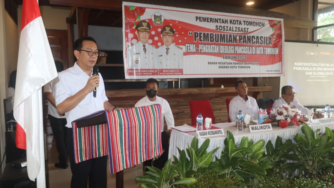 Walikota Caroll Buka Kegiatan Penguatan Nilai Pancasila Walikota Caroll Buka Kegiatan Penguatan Nilai Pancasila