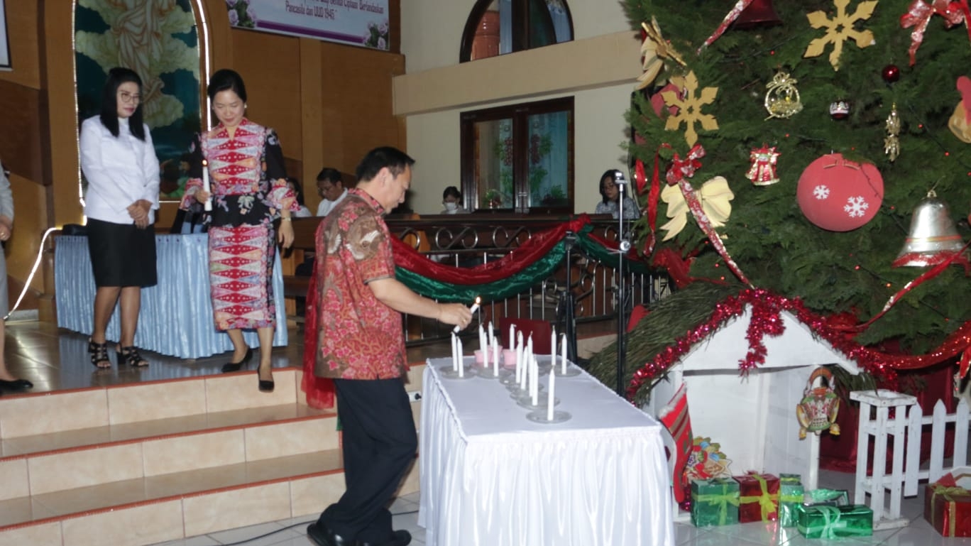 Caroll-Jeand’arc Ikuti Ibadah Doa Puasa dan Pra-Natal GMIM