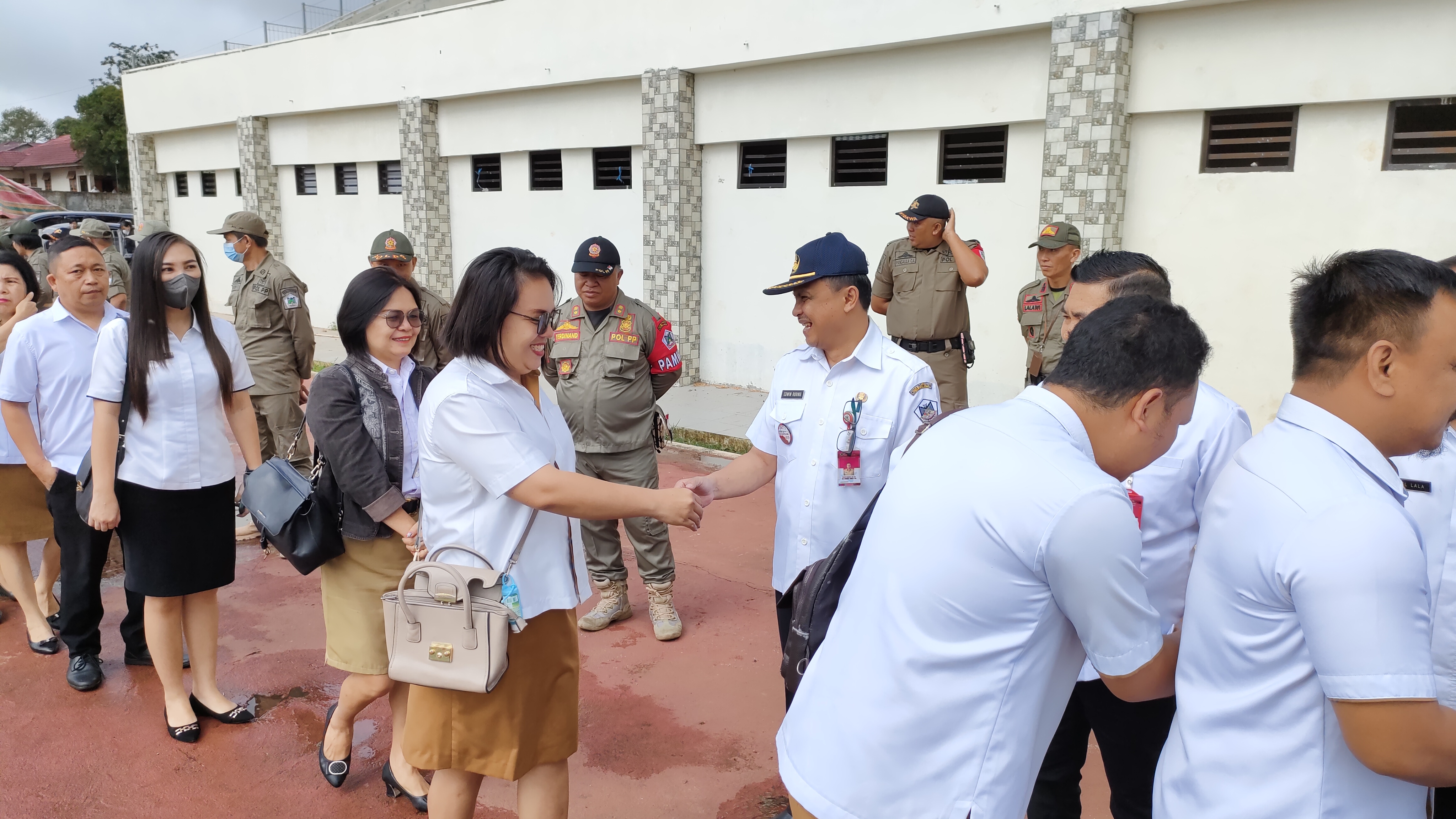 Pemkot Tomohon Gelar Apel Perdana, Sekdakot Roring Ajak Peningkatan Kinerja Pemkot Tomohon Gelar Apel Perdana, Sekdakot Roring Ajak Peningkatan Kinerja