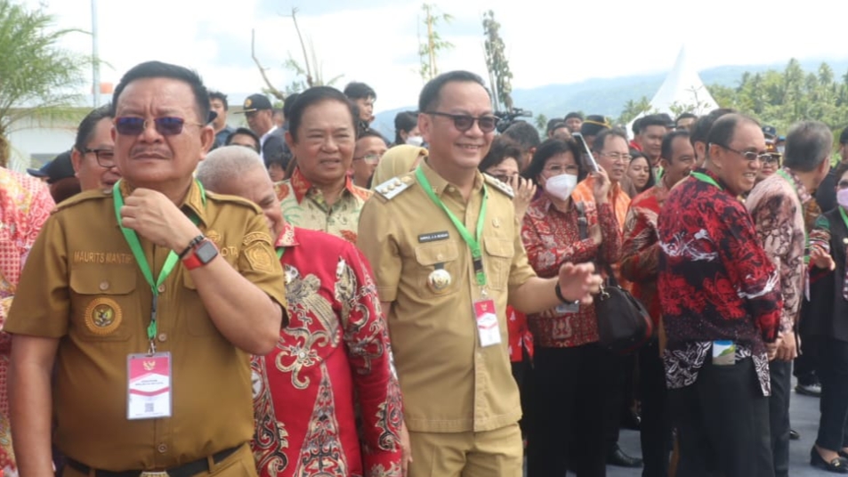 Walikota Caroll Ikut Sambut Presiden Jokowi Saat Resmikan Bendungan Kuwil