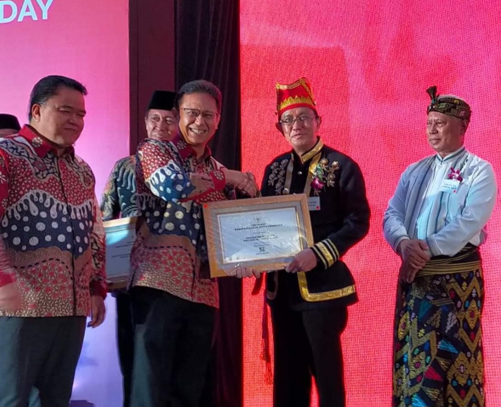 Diserahkan Mentri Kesehatan RI,ROR Terima Sertifikat Bebas Frambusia Tahun 2023 Diserahkan Mentri Kesehatan RI,ROR Terima Sertifikat Bebas Frambusia Tahun 2023