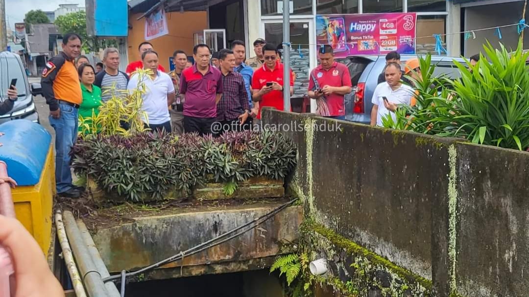 Pantau Sejumlah Titik Penyebab Bencana, Walikota Caroll: Saluran Air Bukan Tempat Sampah