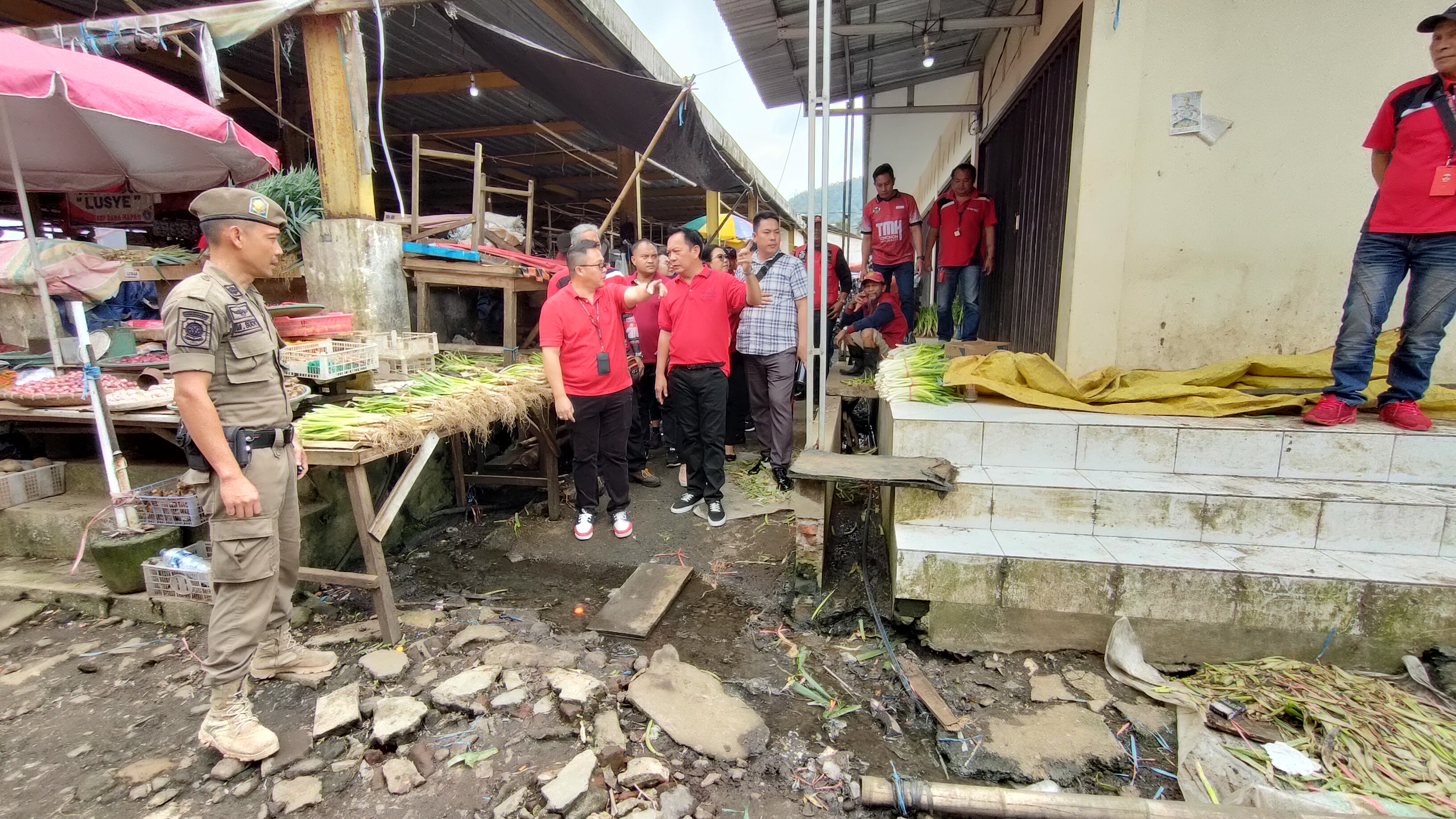 Walikota Caroll Pantau Kondisi Pasar Beriman Tomohon