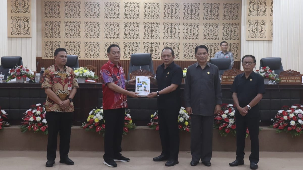 Paripurna DPRD Tomohon, Walikota Caroll Sampaikan LKPJ Tahun 2022