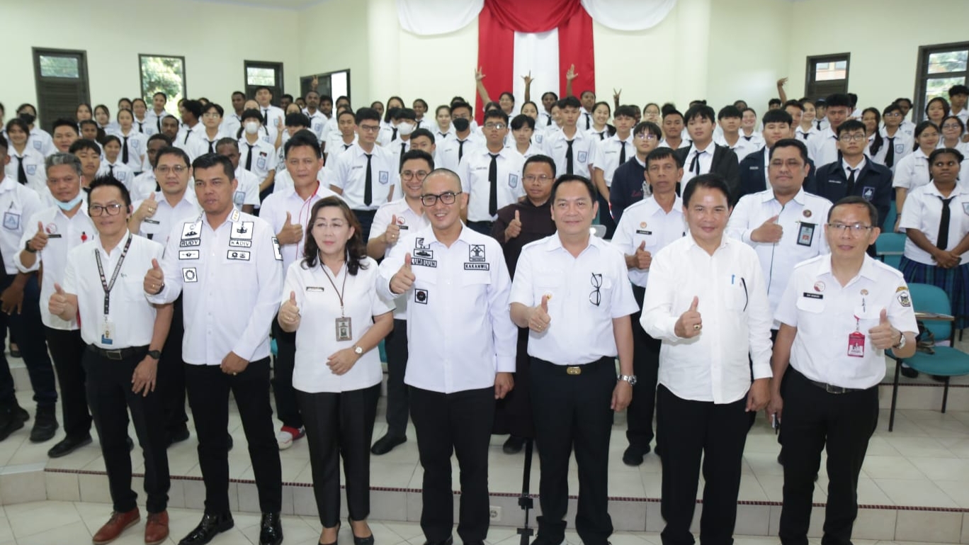 Walikota Caroll Hadiri Program BPHN Mengasuh Bagi Pelajar