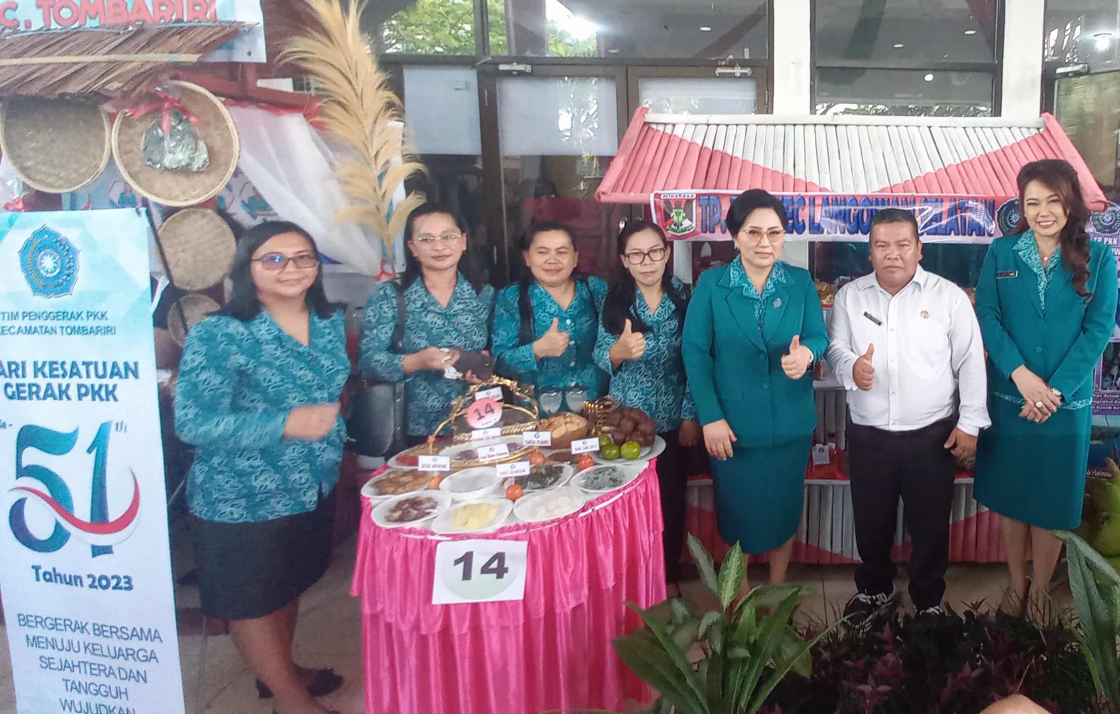 Sekcam Yoke Pimpin Tim PKK Langowan Selatan di HKG PKK Sekcam Yoke Pimpin Tim PKK Langowan Selatan di HKG PKK