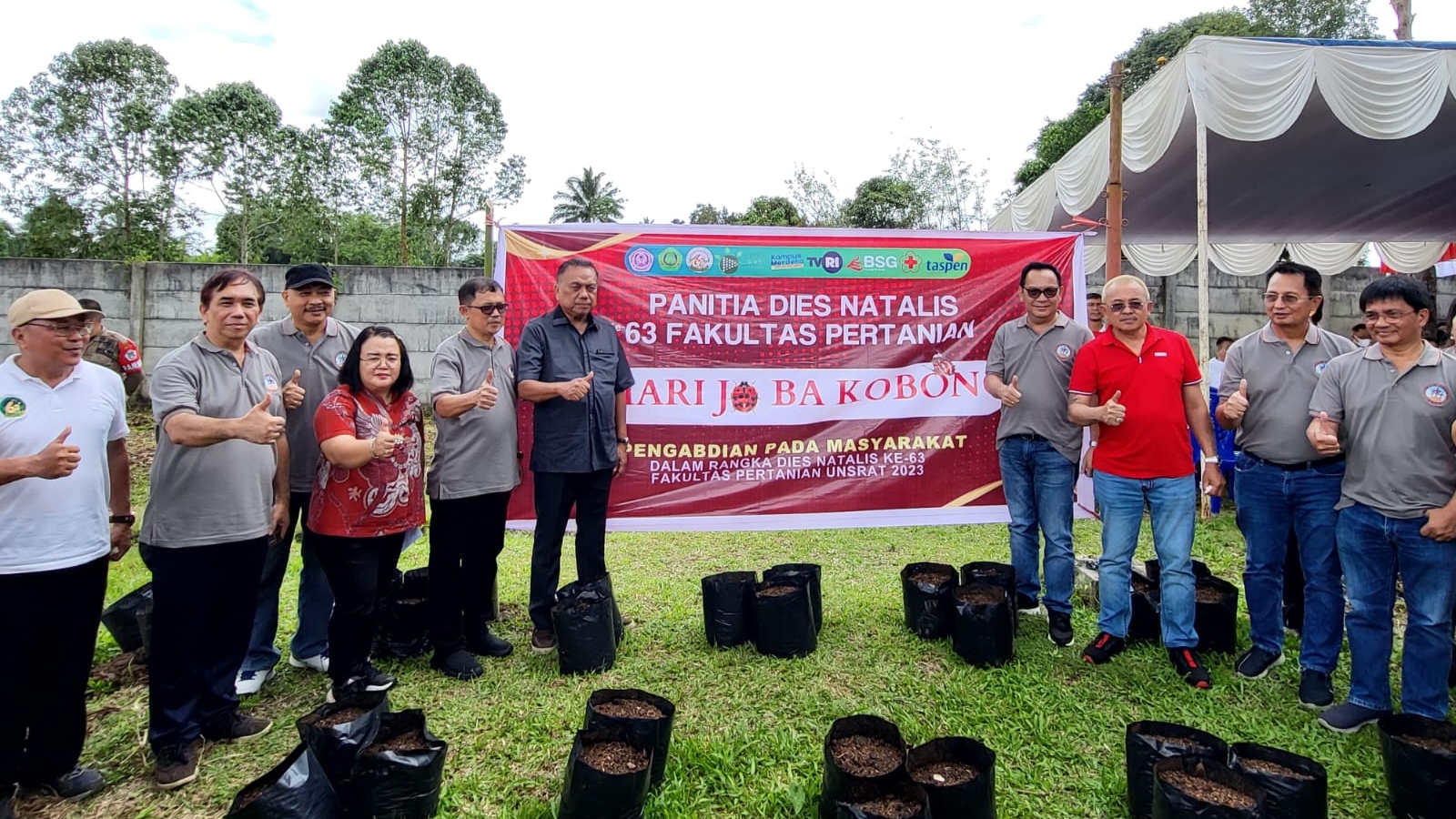 Caroll-Wenny Dampingi Gubernur Olly Pada Ibadah Syukur Paskah Faperta Unsrat