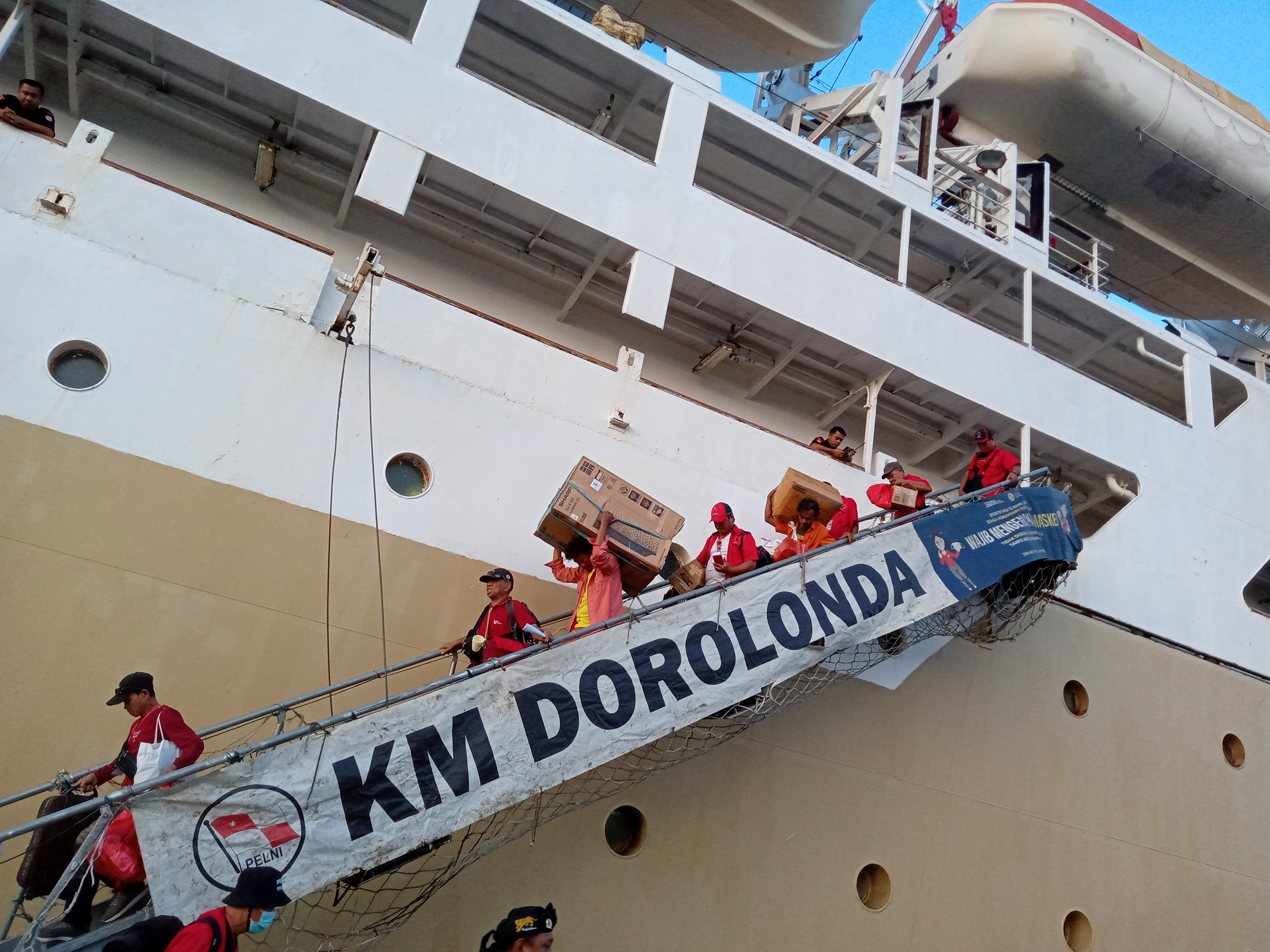 10 hari Menyusuri Lautan, Kontingan PDI Perjuangan SULUT Tiba di Pelabuhan Bitung 10 hari Menyusuri Lautan, Kontingan PDI Perjuangan SULUT Tiba di Pelabuhan Bitung