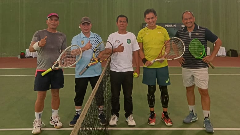 Sonny Pitoy, Petenis Senior Finalis Turnamen Tenis Maesa 2023 di Jakarta: Tomohon Banyak Potensi, Tapi Butuh Fasilitas Lapangan Sonny Pitoy, Petenis Senior Finalis Turnamen Tenis Maesa 2023 di Jakarta: Tomohon Banyak Potensi, Tapi Butuh Fasilitas Lapangan