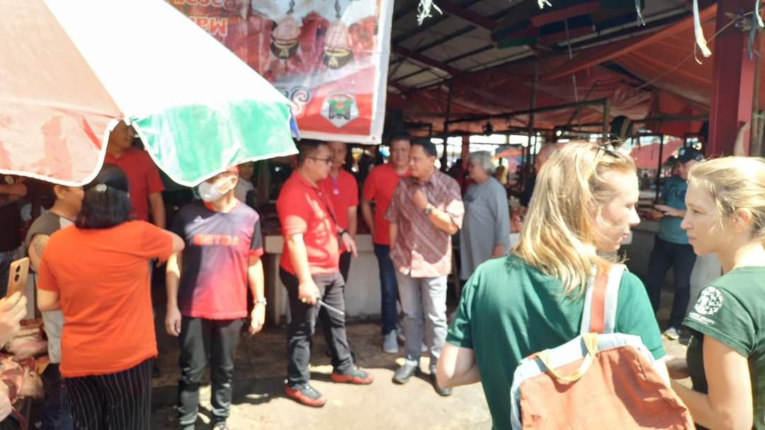 Possumah Dampingi Sekdakot Roring Terima Komunitas Pencinta Anjing