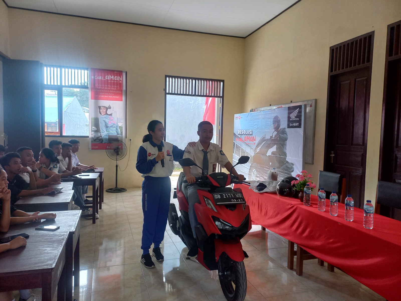 Honda Edukasi Keselamatan Berkendara  Pelajar SMK N 8 Manado