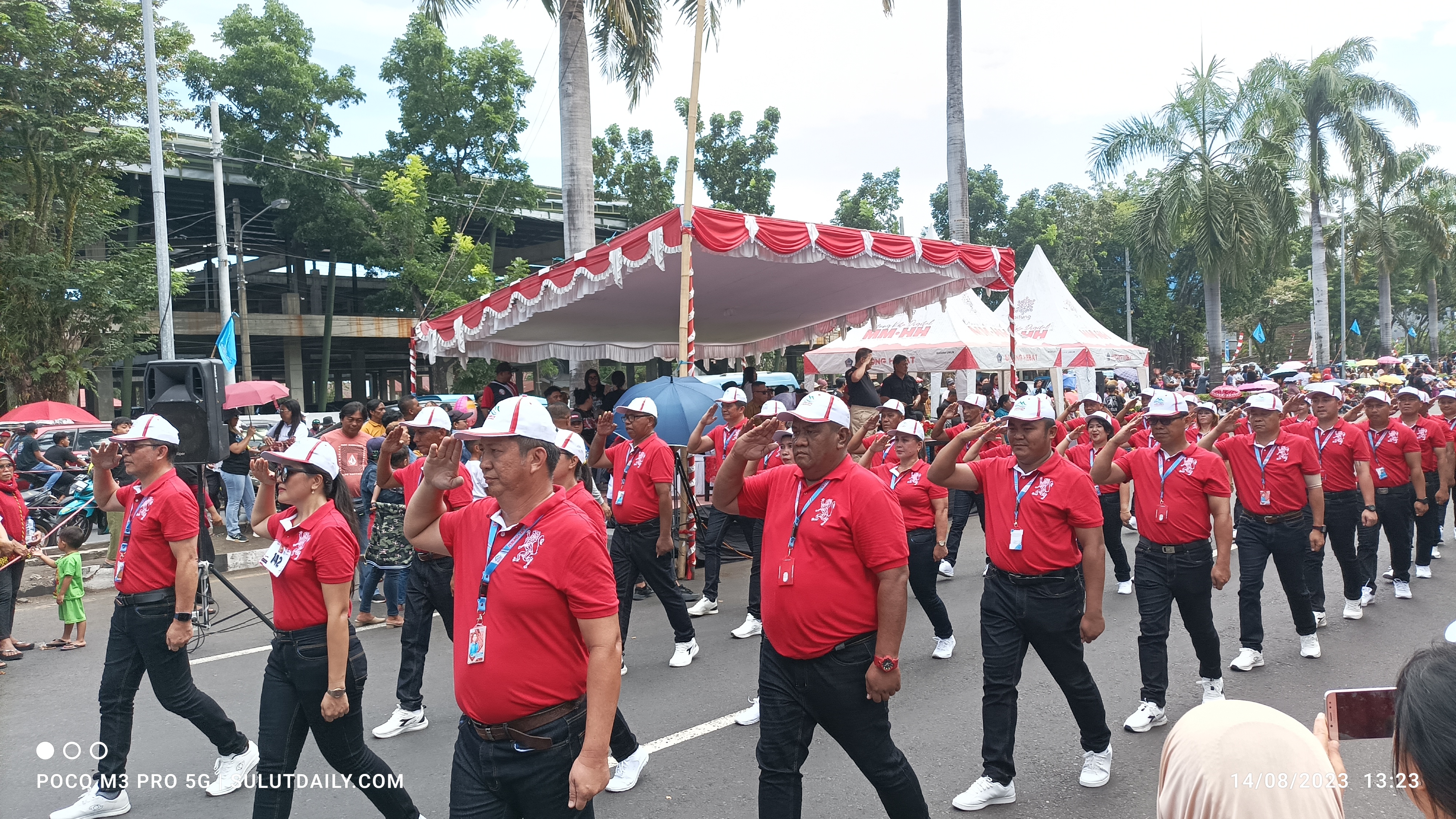 Alfrets Salindeho Pimpin Langsung Perumda Air Minum Duasudara Ikut Gerak Jalan