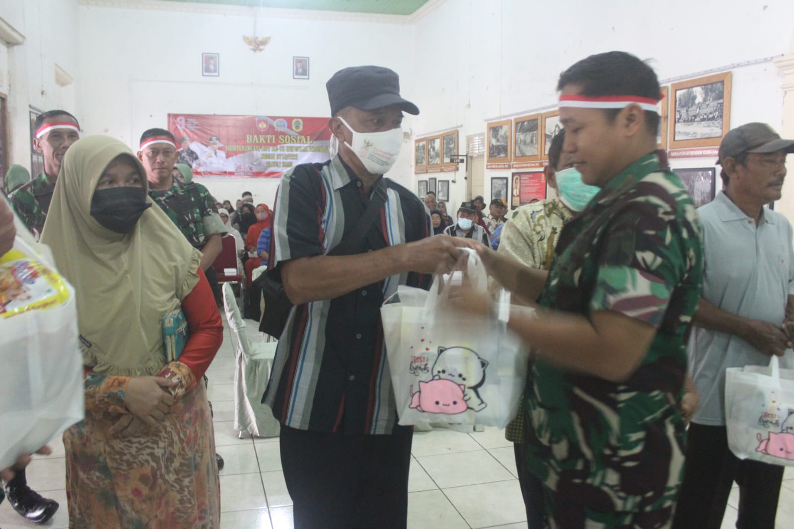 Memperingati HUT Ke-78 RI, Kodim 0718/Pati Bagikan 200 Paket Sembako Memperingati HUT Ke-78 RI, Kodim 0718/Pati Bagikan 200 Paket Sembako