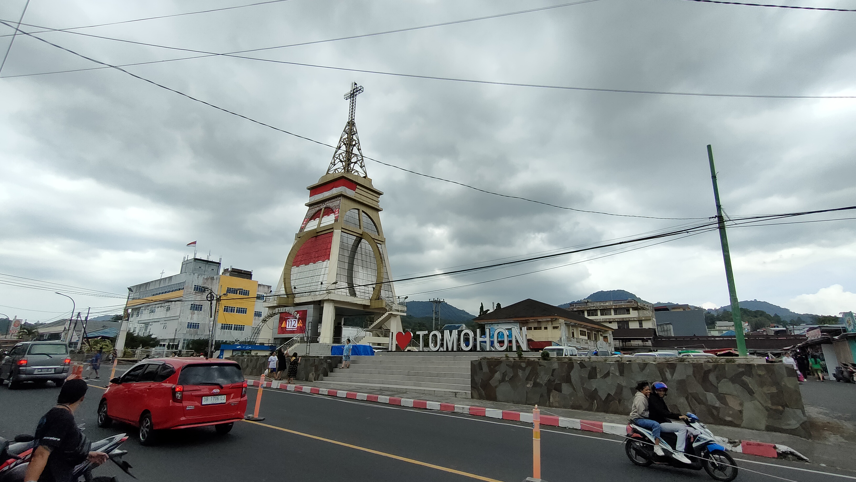 Spot Foto ‘I Love Tomohon’ Kawasan Alfa Omega Kembali Terpasang