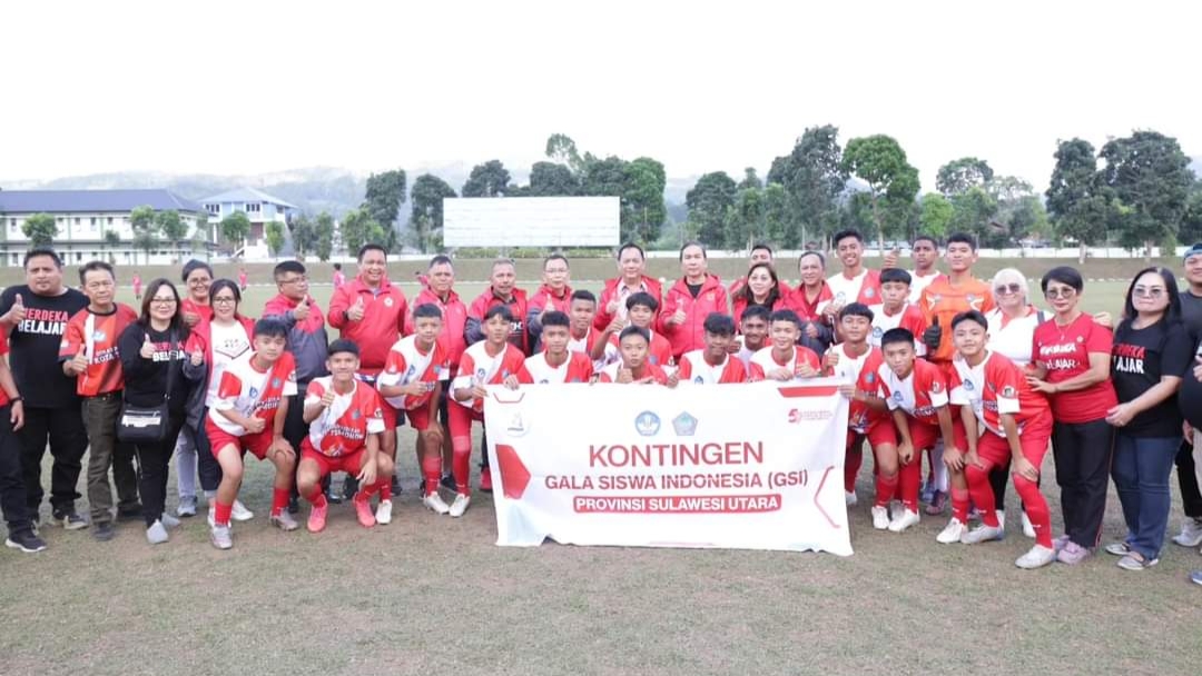 Bermaterikan Mayoritas Siswa Tomohon, Walikota Caroll Motivasi Tim Sepakbola GSI Sulut