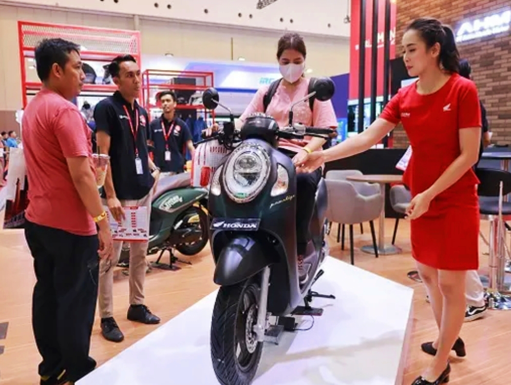 New Honda Scoopy  Kini Hadir dengan Warna dan Striping Baru