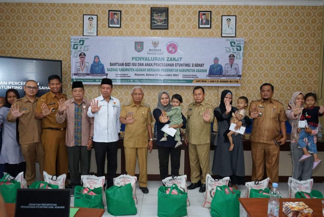 Bupati Asahan Salurkan Bantuan Makanan Tambahan Kepada 50 Balita Stunting Bupati Asahan Salurkan Bantuan Makanan Tambahan Kepada 50 Balita Stunting