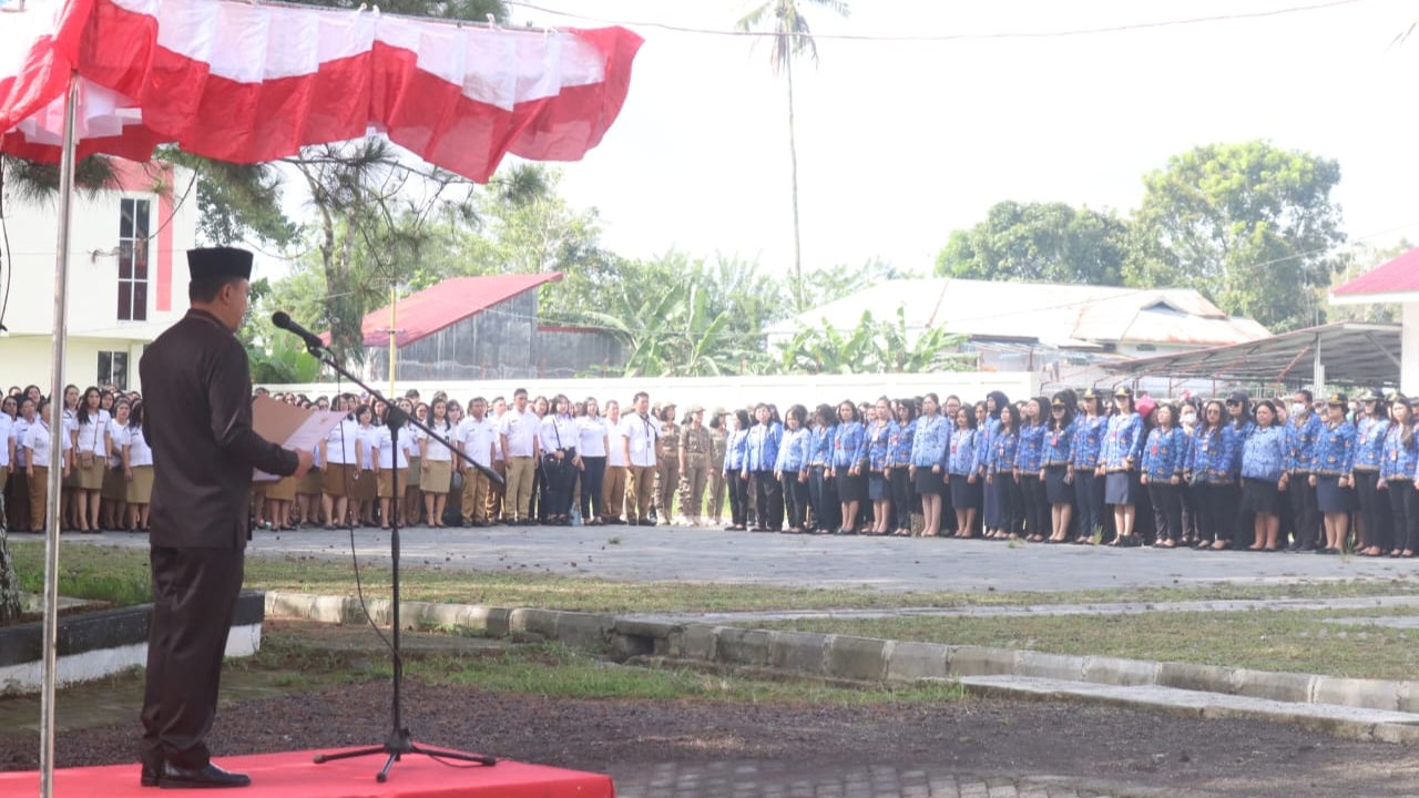 Sekdakot Roring Pimpin Upacara Hari Pahlawan Tahun 2023 di Kota Tomohon