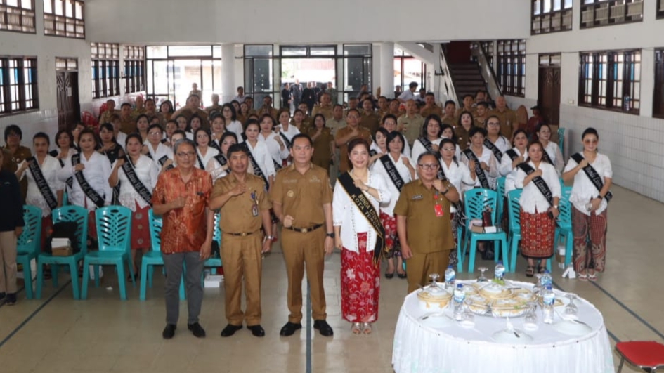 Walikota Caroll Harap Bunda Literasi Mampu Dorong Minat Baca Masyarakat Walikota Caroll Harap Bunda Literasi Mampu Dorong Minat Baca Masyarakat