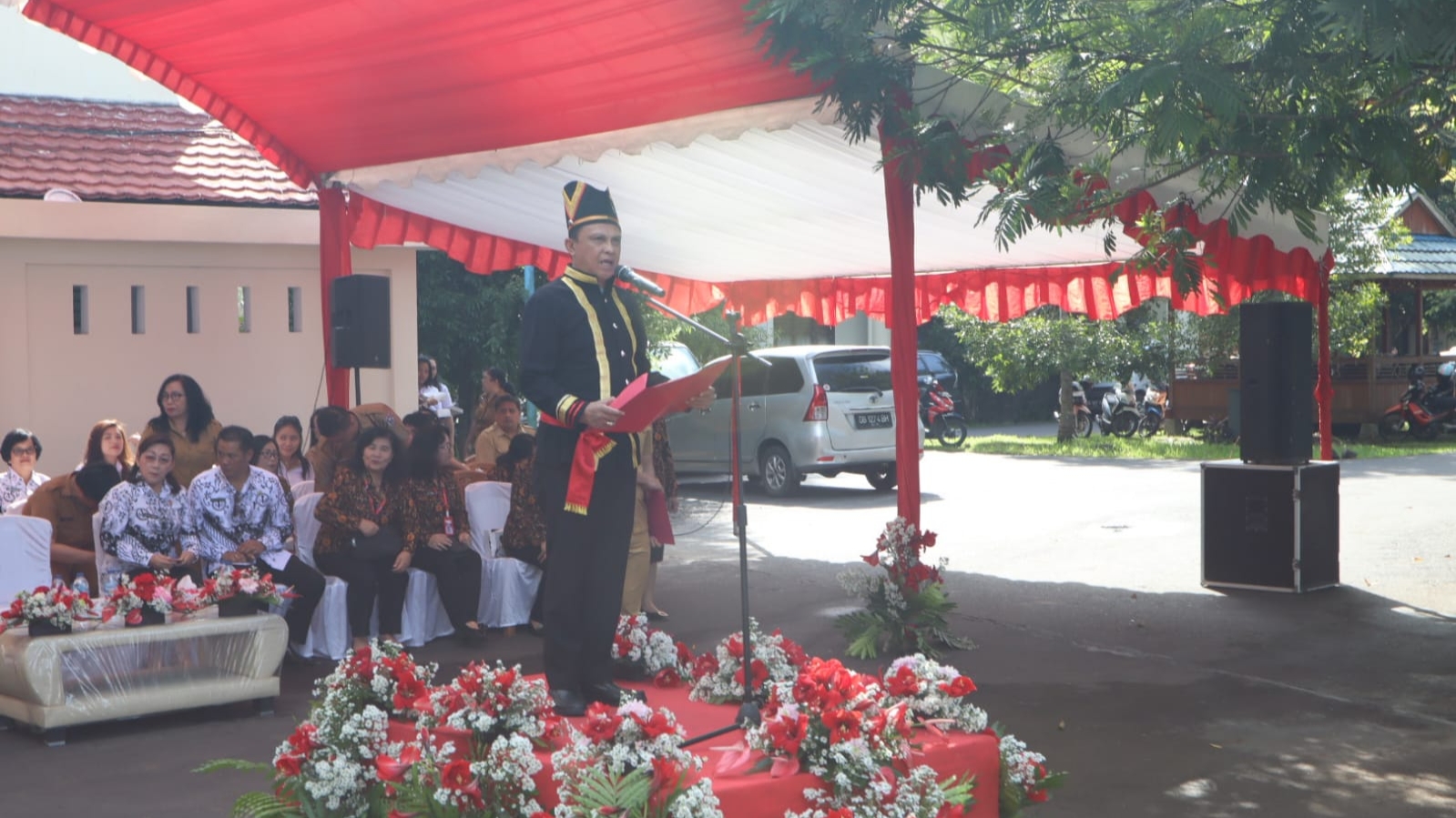 Sekdakot Edwin Roring Bertindak Pembina Upacara Hari Guru Tahun 2023 di Kota Tomohon