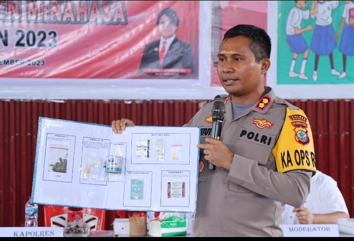 Kapolres Minahasa Lakukan Sosialisasi Dampak Buruk Narkoba di SMP Negeri 1 Tondano