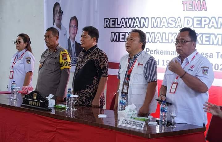 Bupati Jemmy Kumendong Buka Kegiatan Kemah dan Orientasi PMR Kabupaten Minahasa