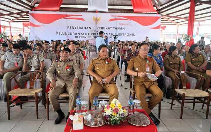 Harapan Bupati Kumendong pada Penyerahan Sertifikat Tanah dan Peluncuran Sertfikat Elektronik