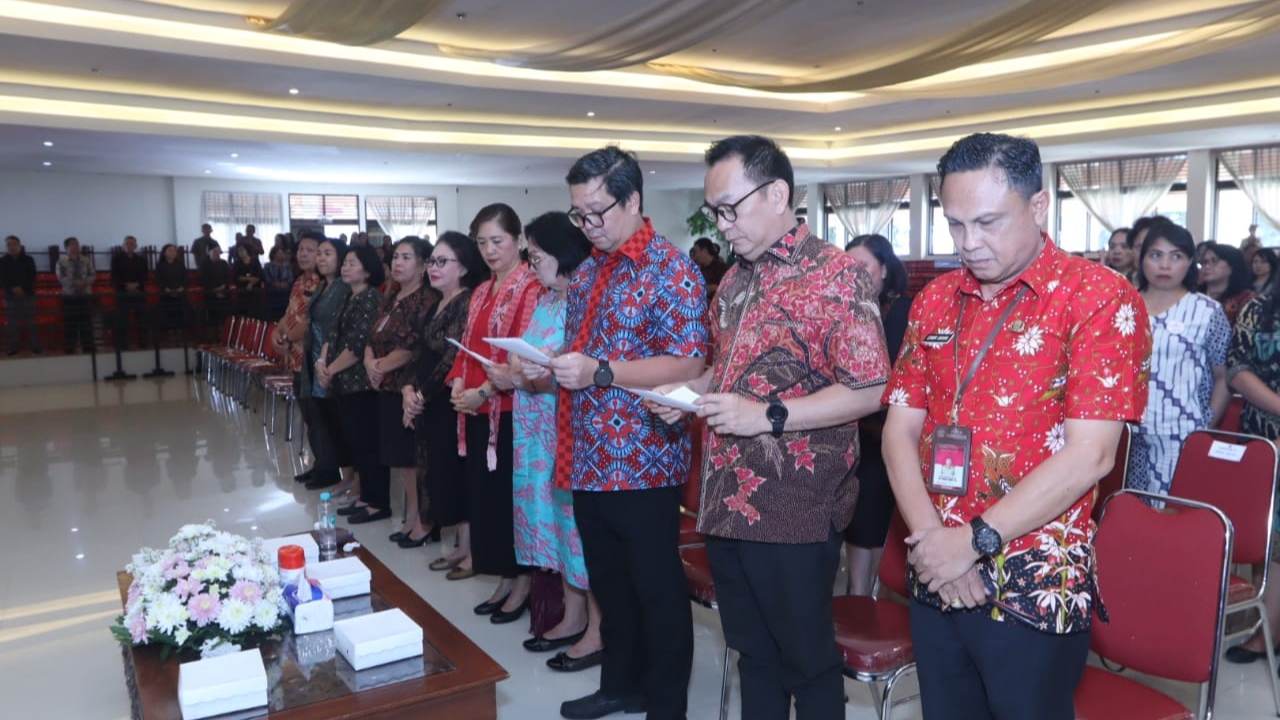 Walikota Caroll Ikut Bersekutu Ibadah Syukuran Tahun Baru 2024 Pelayan Khusus Rayon Tomohon