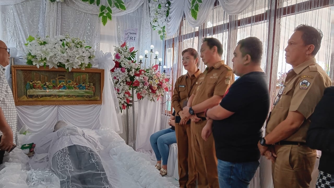Walikota Caroll Nyatakan Belasungkawa Meninggalnya Pendeta Jolly Sondakh Walikota Caroll Nyatakan Belasungkawa Meninggalnya Pendeta Jolly Sondakh