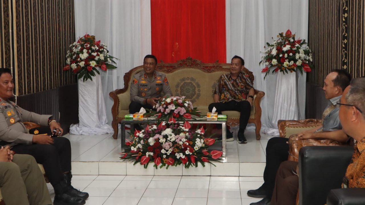 Walikota Caroll Ikut Sambut Kapolda Sulut di Mapolres Tomohon