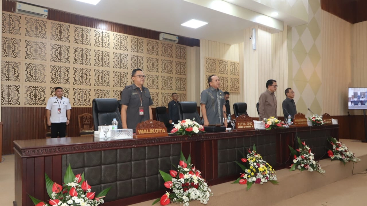 Paripurna DPRD Tomohon, Sekdakot Roring Wakili Caroll Senduk Serahkan LKPJ Tahun 2023 Paripurna DPRD Tomohon, Sekdakot Roring Wakili Caroll Senduk Serahkan LKPJ Tahun 2023