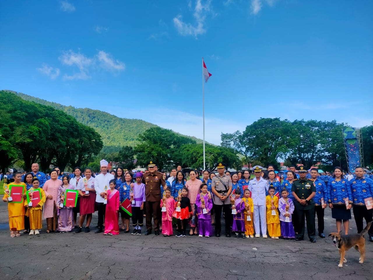 Upacara Peringati Hardiknas dan Hari Otonomi Daerah ke-28 tahun. Bupati Rinny jadi Irup