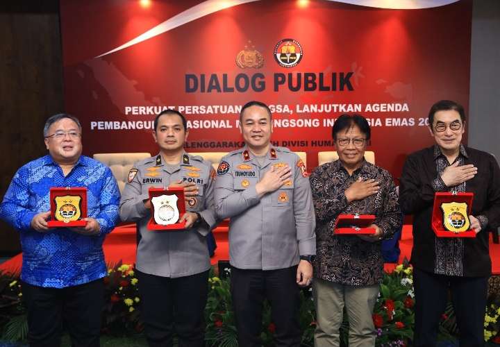 Divhumas Polri Gelar Dialog Publik Perkuat Kesatuan Bangsa Terkait Kelanjutan Pembangunan Nasional Divhumas Polri Gelar Dialog Publik Perkuat Kesatuan Bangsa Terkait Kelanjutan Pembangunan Nasional