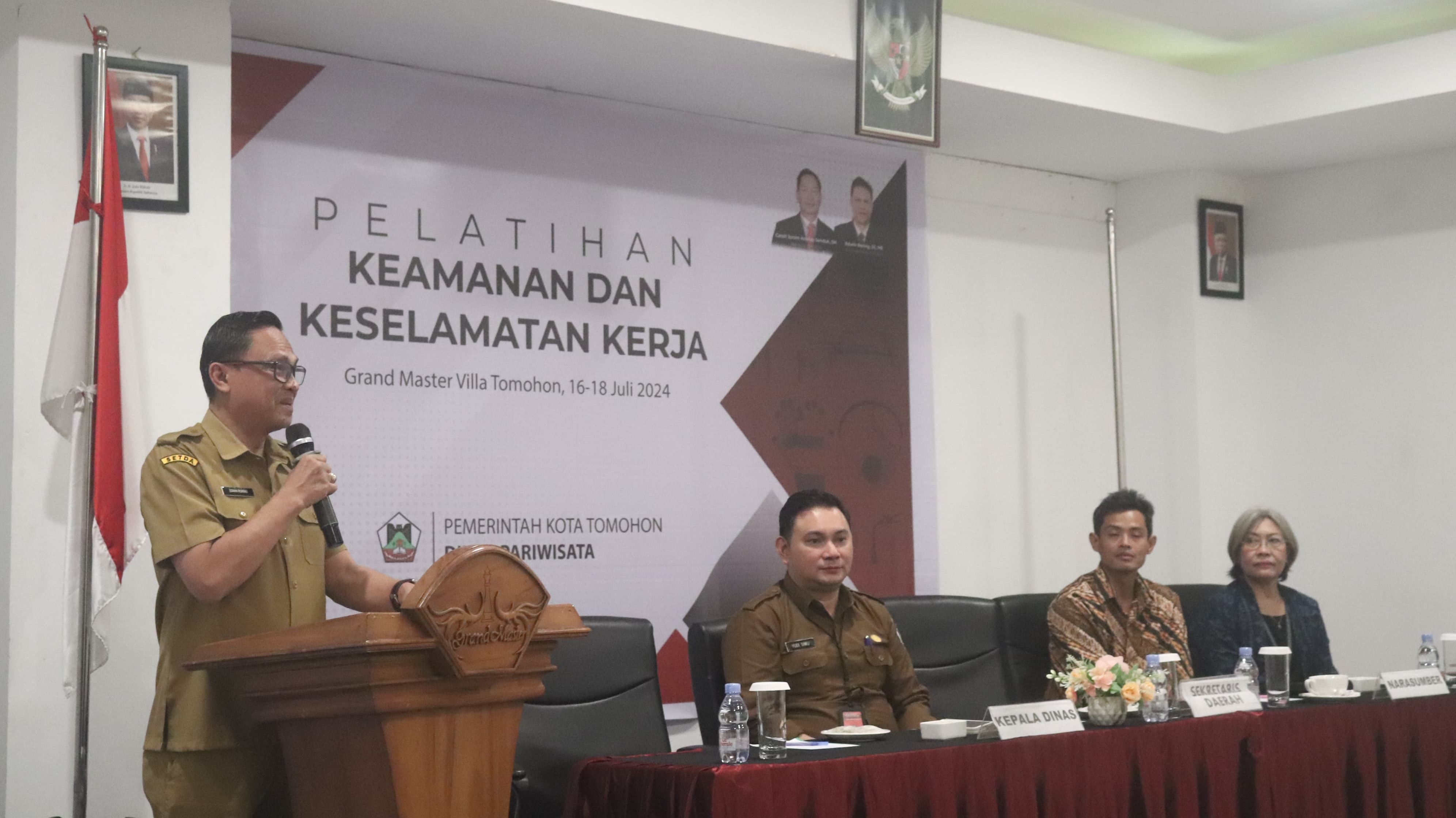 Dibuka Sekdakot Roring, Dispar Tomohon Bekali Dekorator Soal Keselamatan Kerja