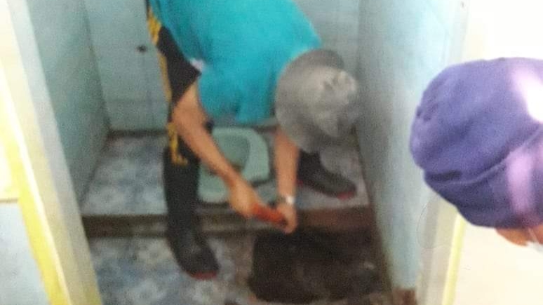 Demi Pelayanan, PD Pasar Tomohon Perbaiki Fasilitas Toilet Demi Pelayanan, PD Pasar Tomohon Perbaiki Fasilitas Toilet