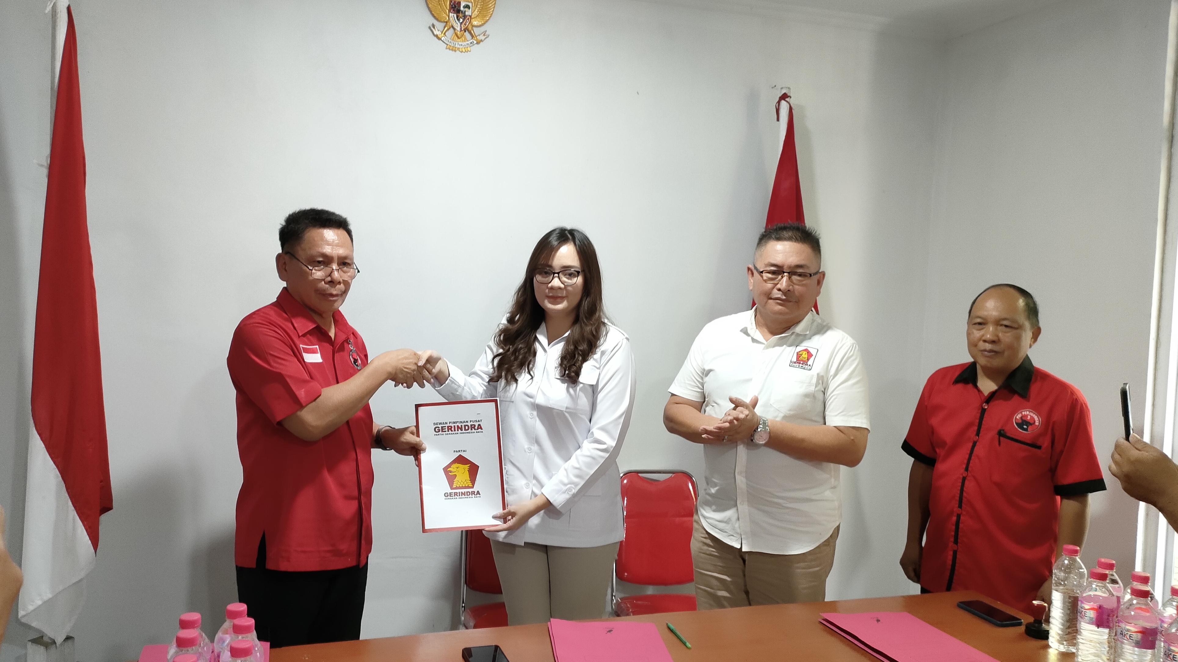 Sendy GA Rumajar Daftar Calon Wawali Tomohon di PDI Perjuangan