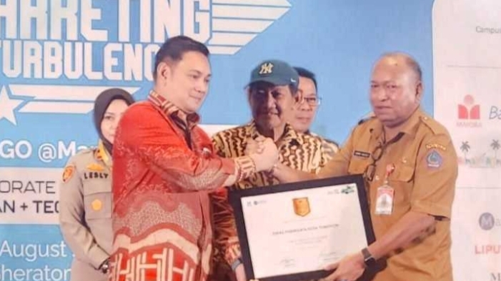 Kota Tomohon Raih Penghargaan Public Service Of The Year 2024