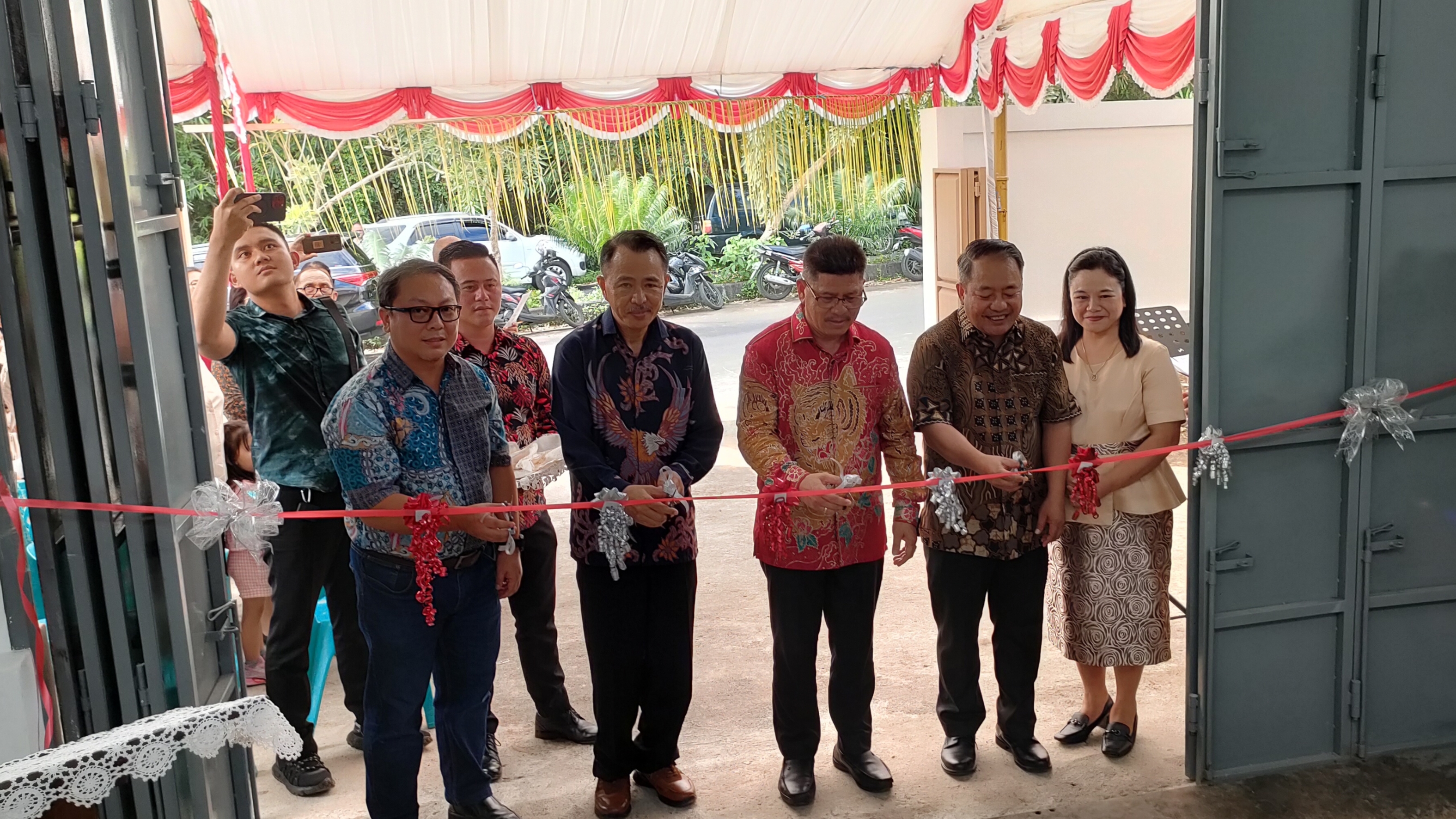 Pjs Walikota Tomohon Syukuri Gedung Baru Storehouse Trisna Plastik