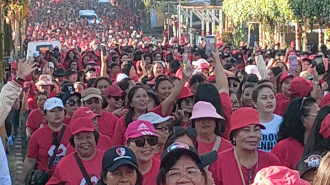 Gemparkan Tomohon, Emak-Emak CSSR Mengaku Ikut Jalan Sehat Atas Militansi Menangkan Pemimpin Terbaik