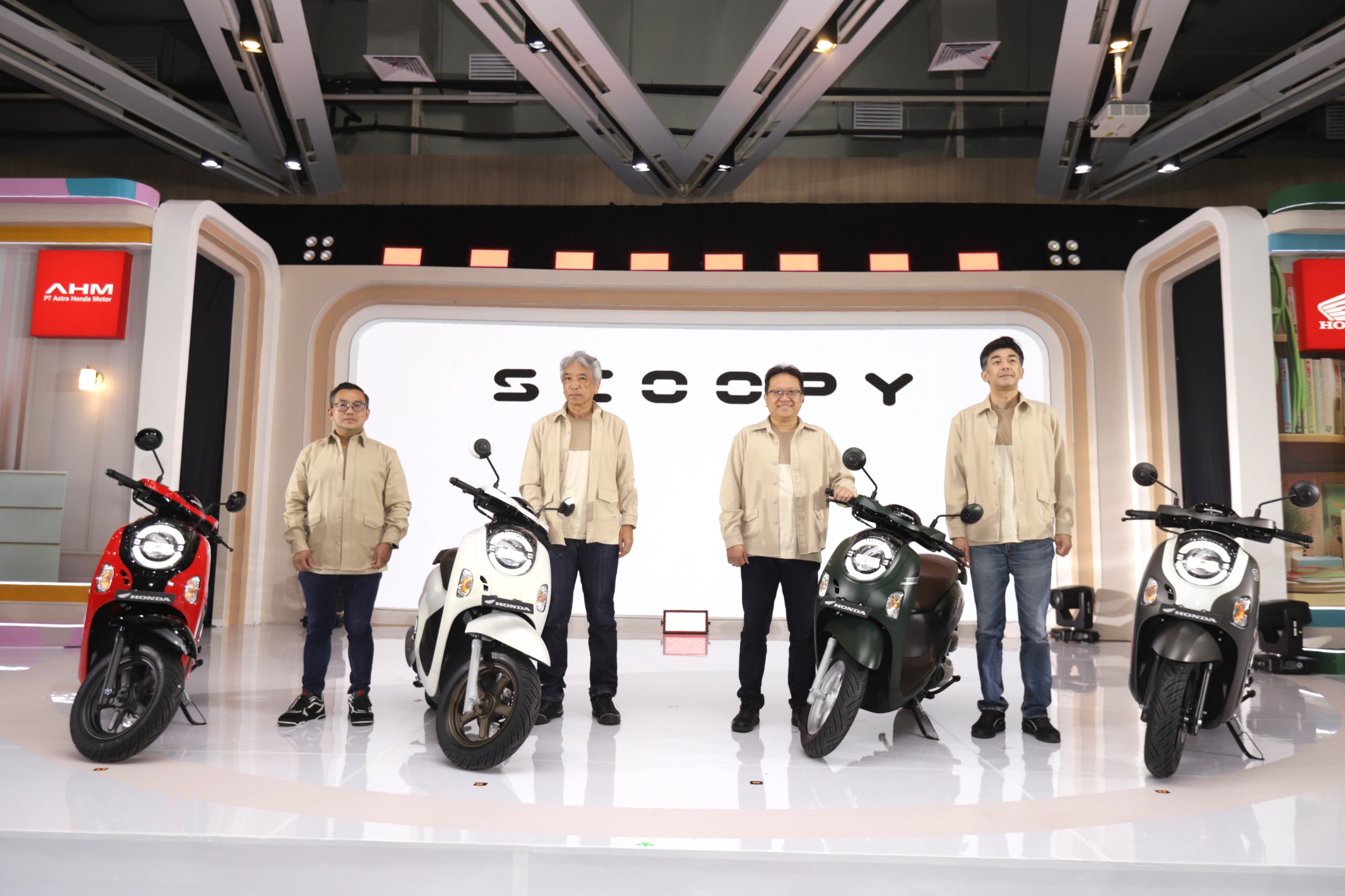 New Honda Scoopy Generasi Terbaru,  Skutik Unik dan Fashionable